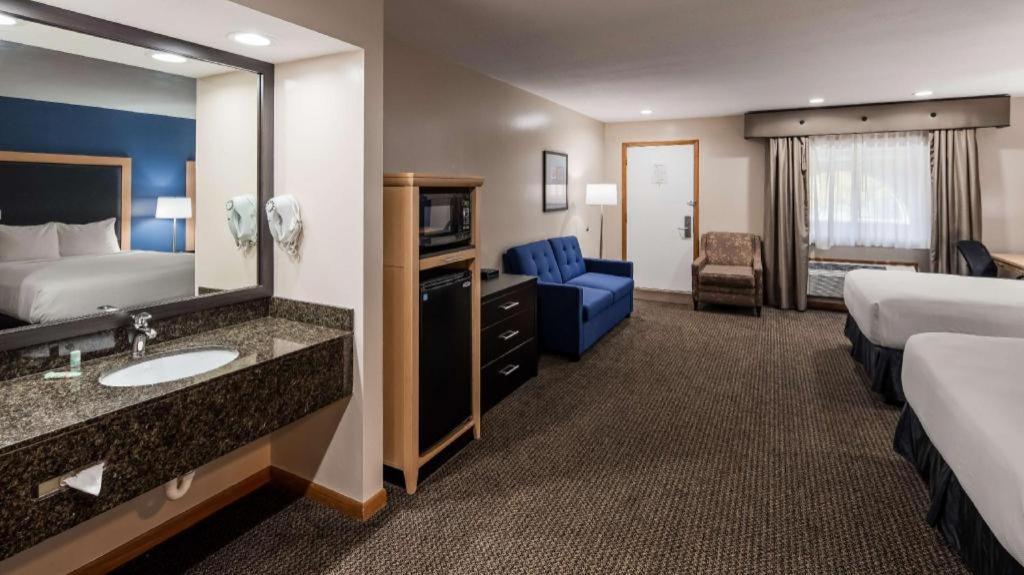 Best Western River Terrace Cheboygan Exterior foto