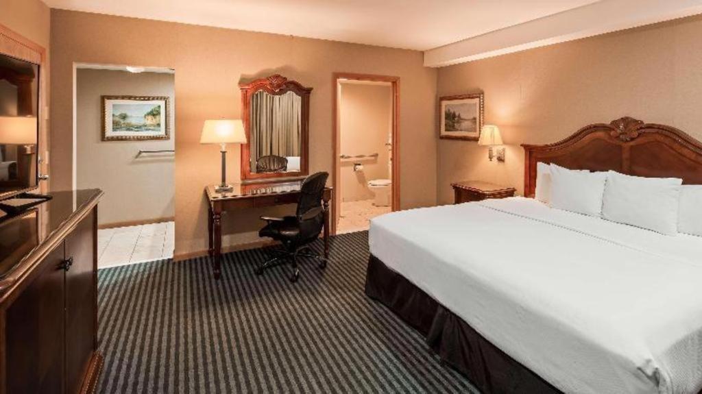 Best Western River Terrace Cheboygan Exterior foto