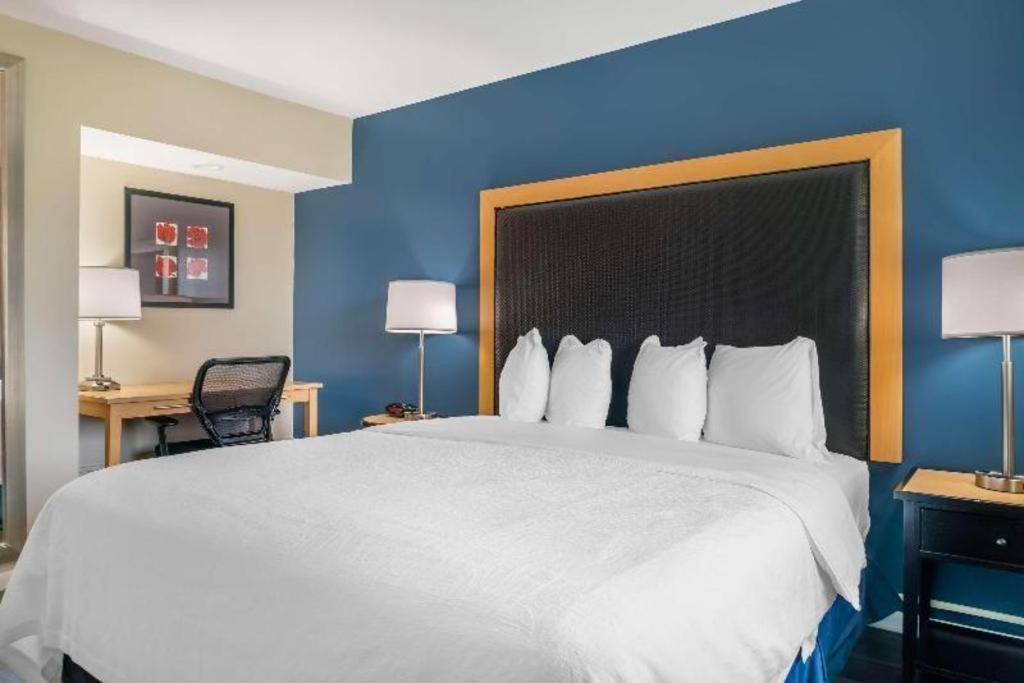 Best Western River Terrace Cheboygan Exterior foto