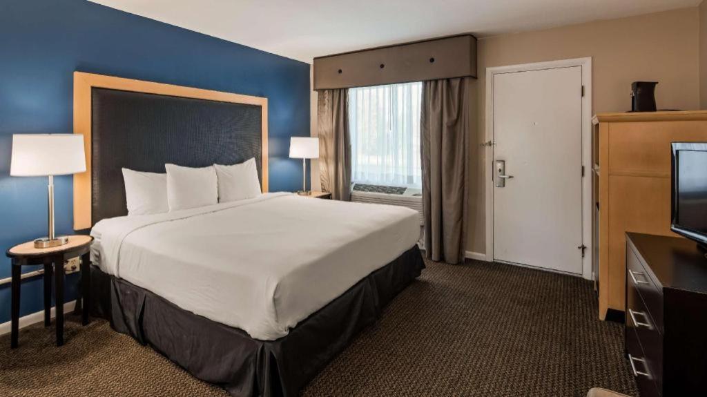 Best Western River Terrace Cheboygan Exterior foto