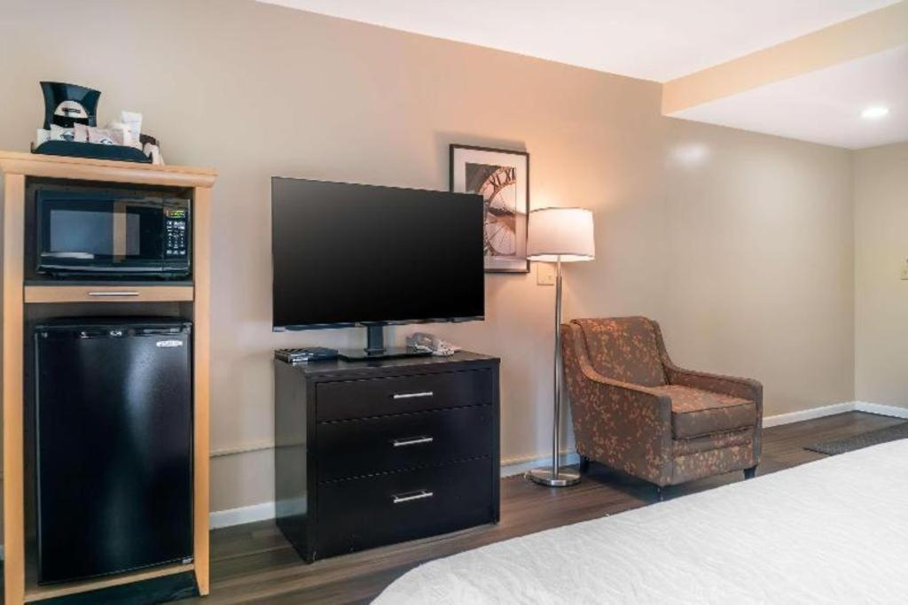 Best Western River Terrace Cheboygan Exterior foto